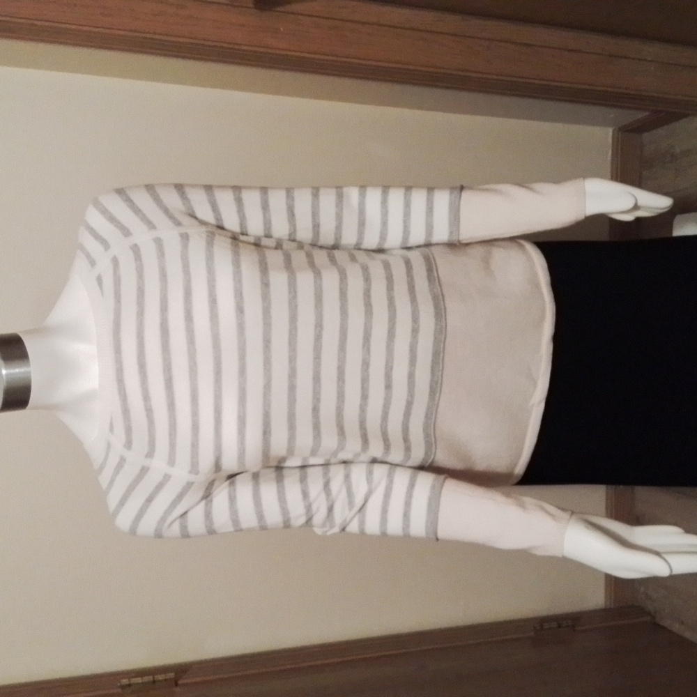 Vince. Cashmere/wool sweater, XS, excellent condition. Striped pink, gray, white